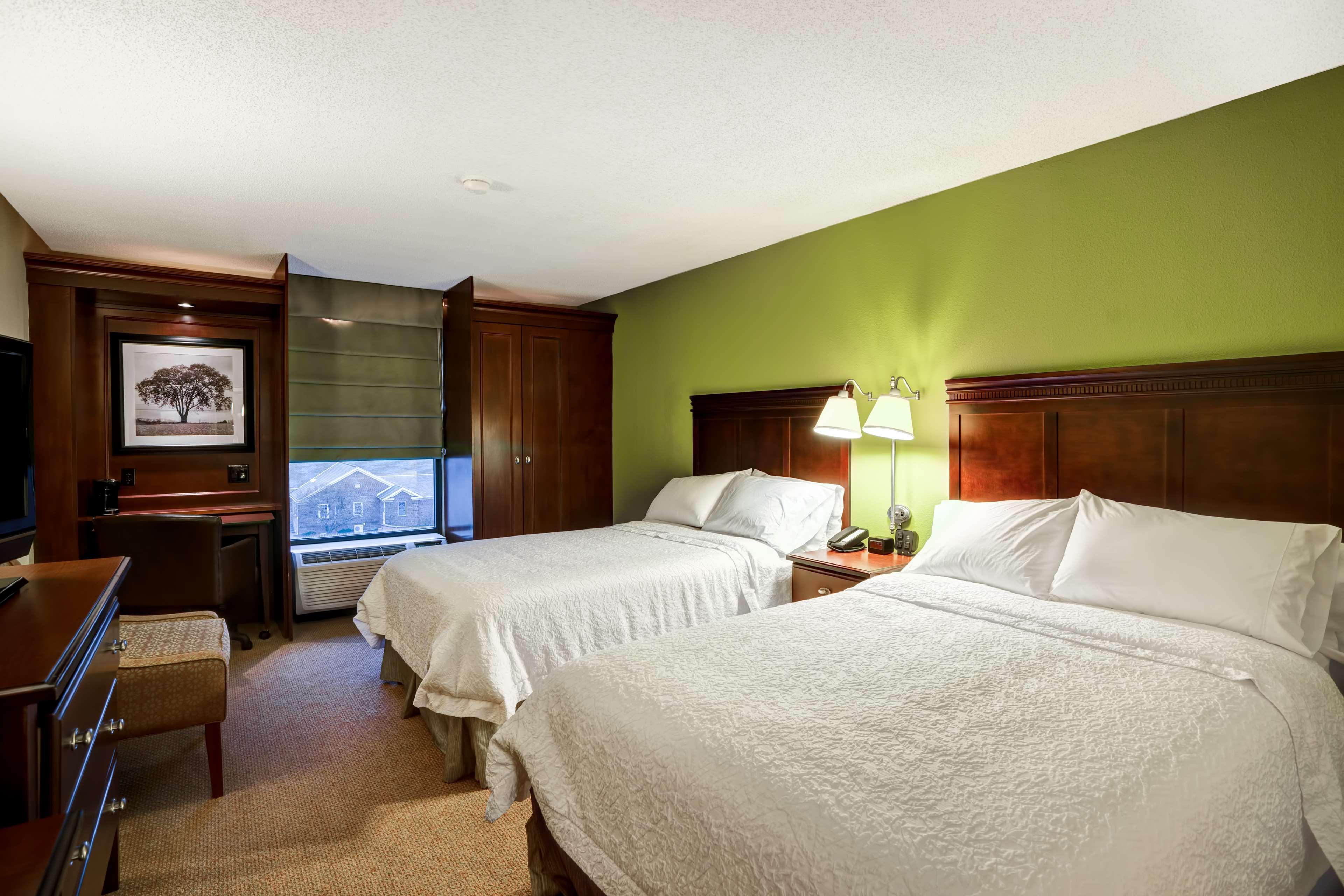 Hampton Inn Моргантаун Екстериор снимка