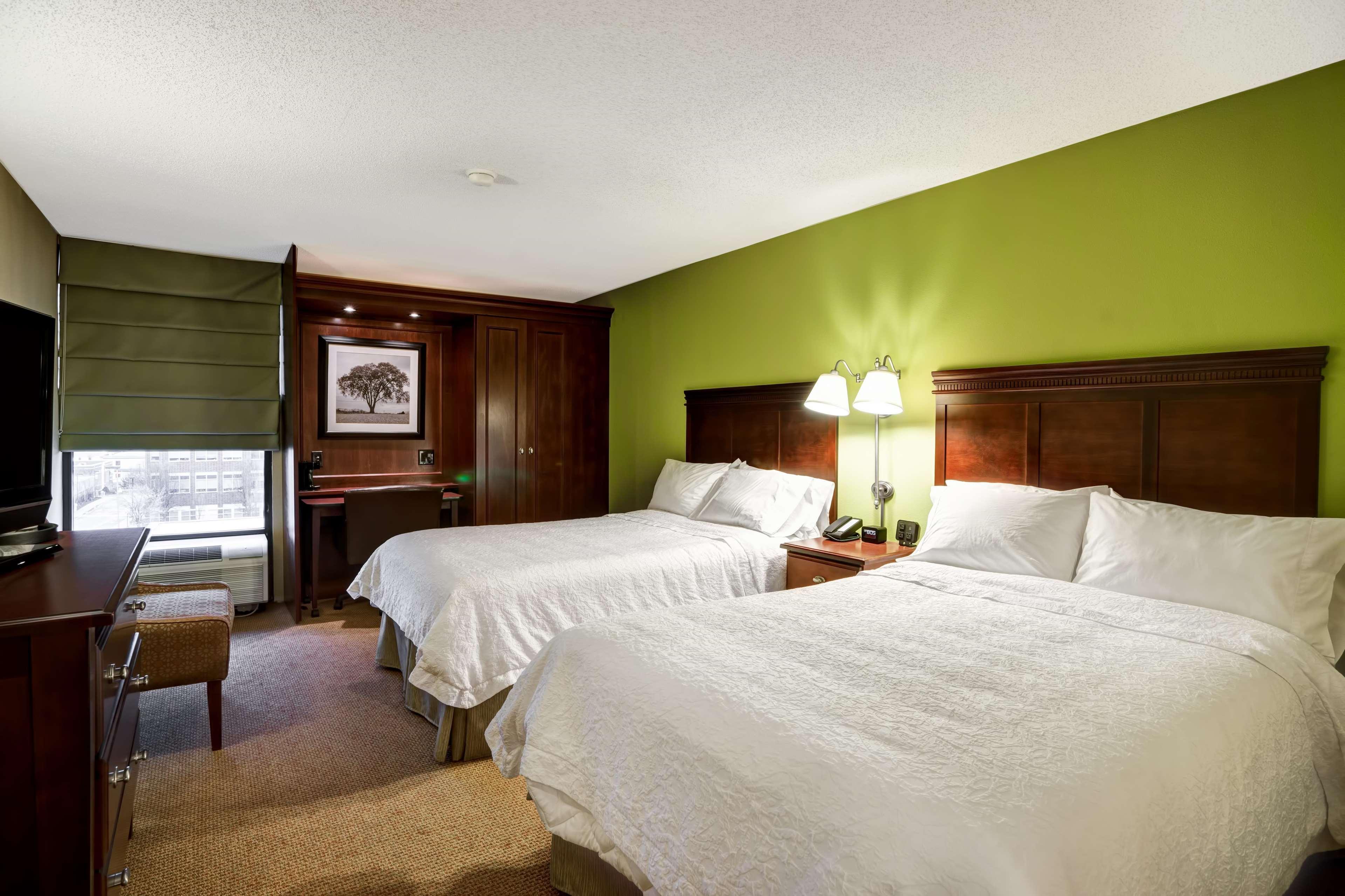 Hampton Inn Моргантаун Екстериор снимка