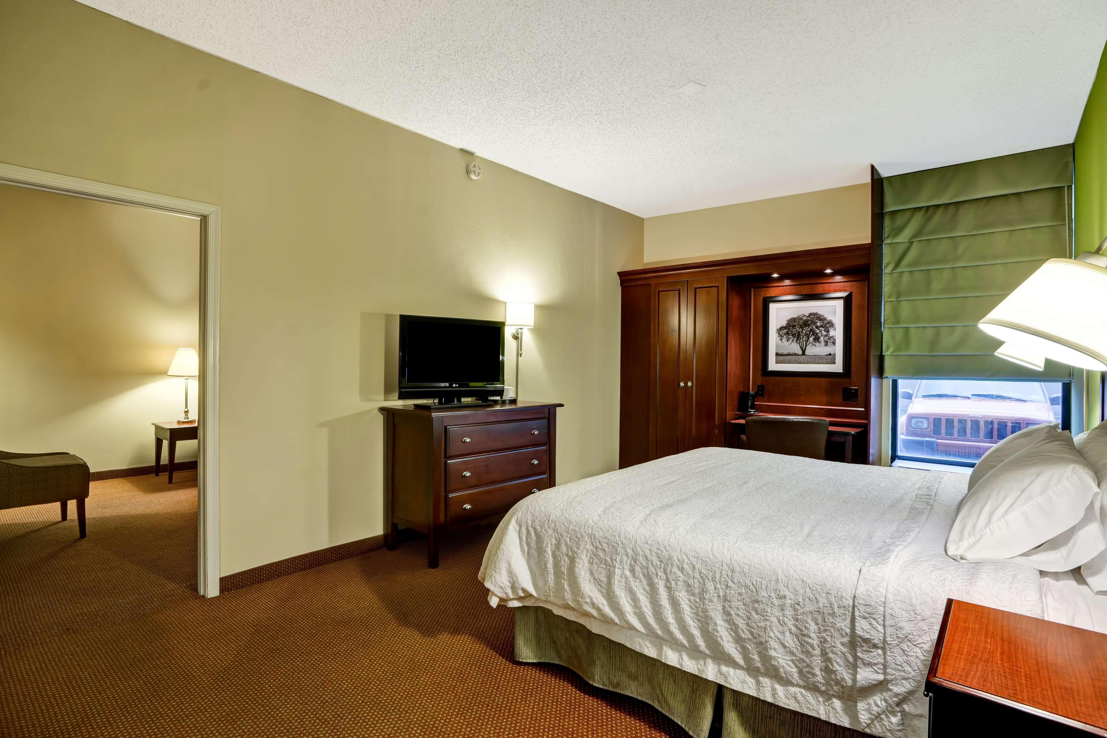Hampton Inn Моргантаун Екстериор снимка