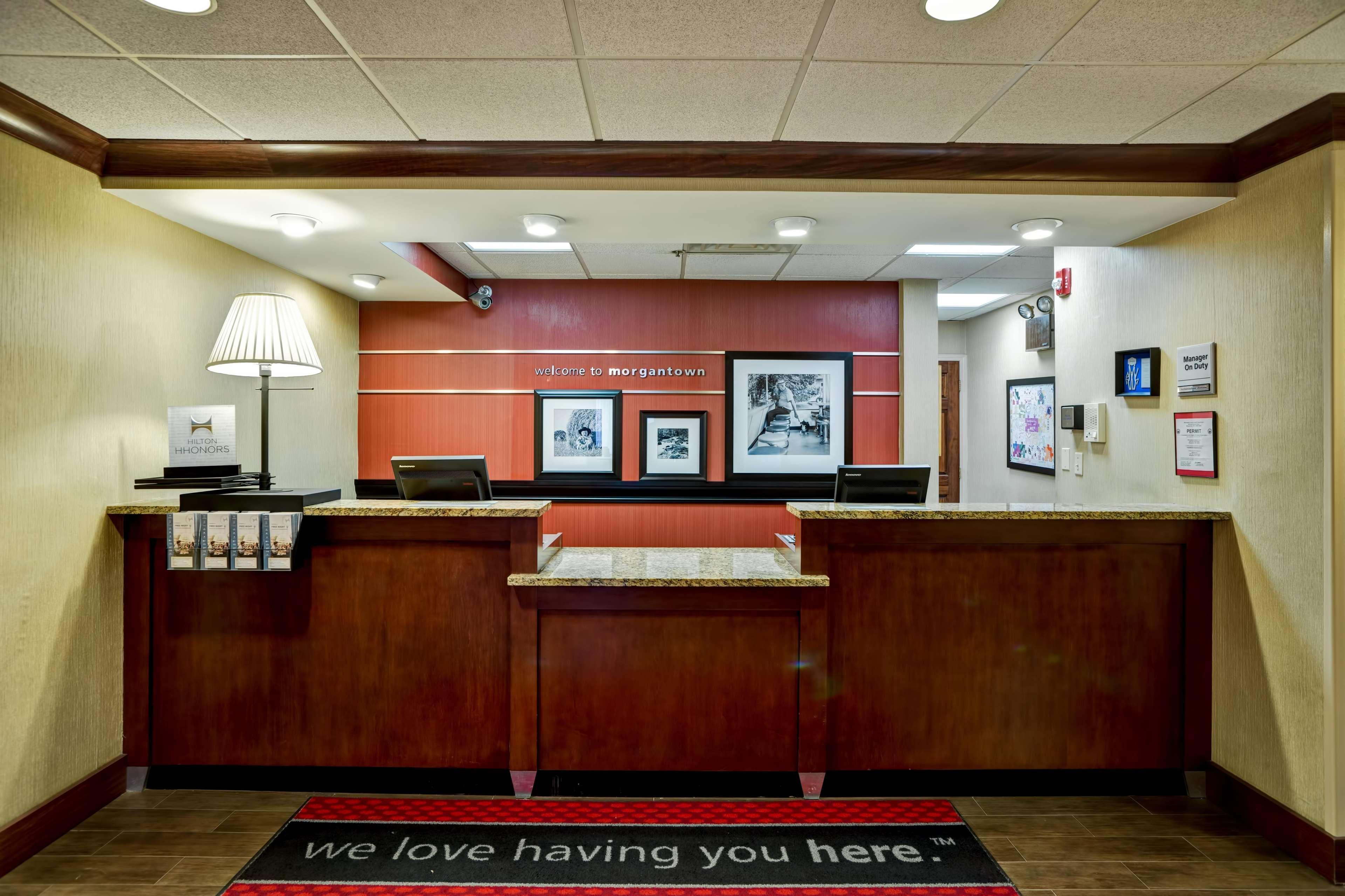Hampton Inn Моргантаун Екстериор снимка