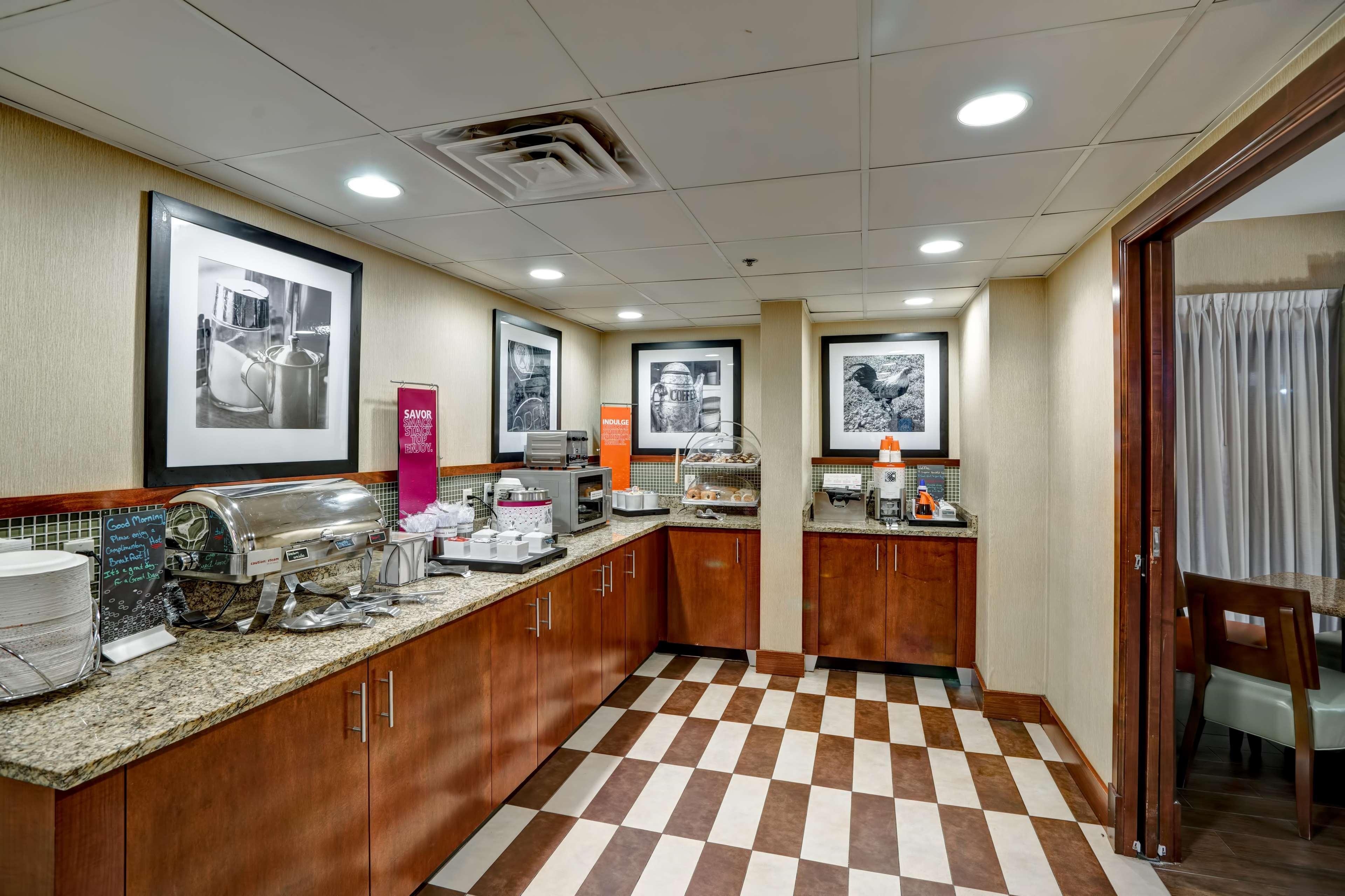Hampton Inn Моргантаун Екстериор снимка