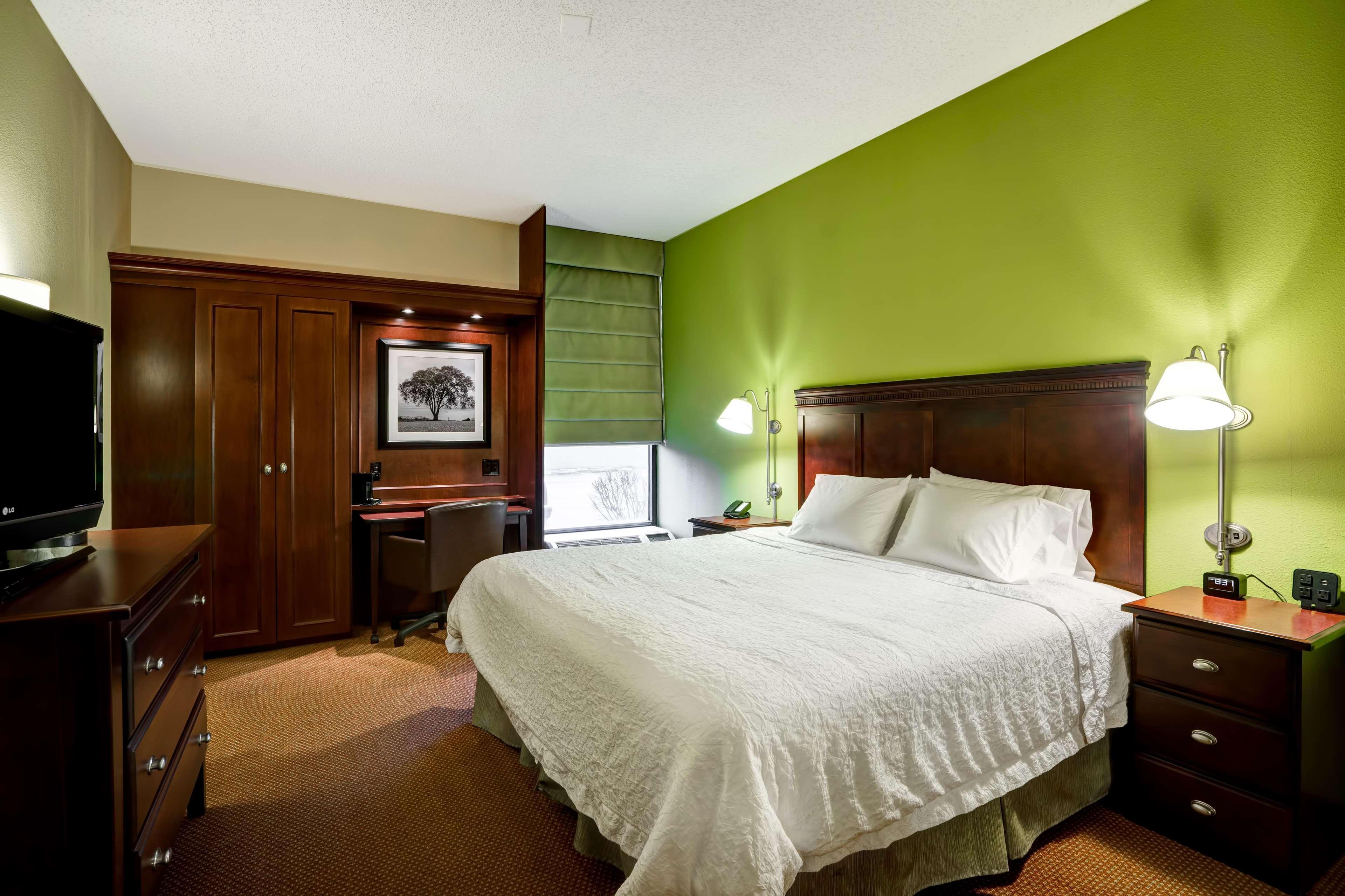 Hampton Inn Моргантаун Екстериор снимка