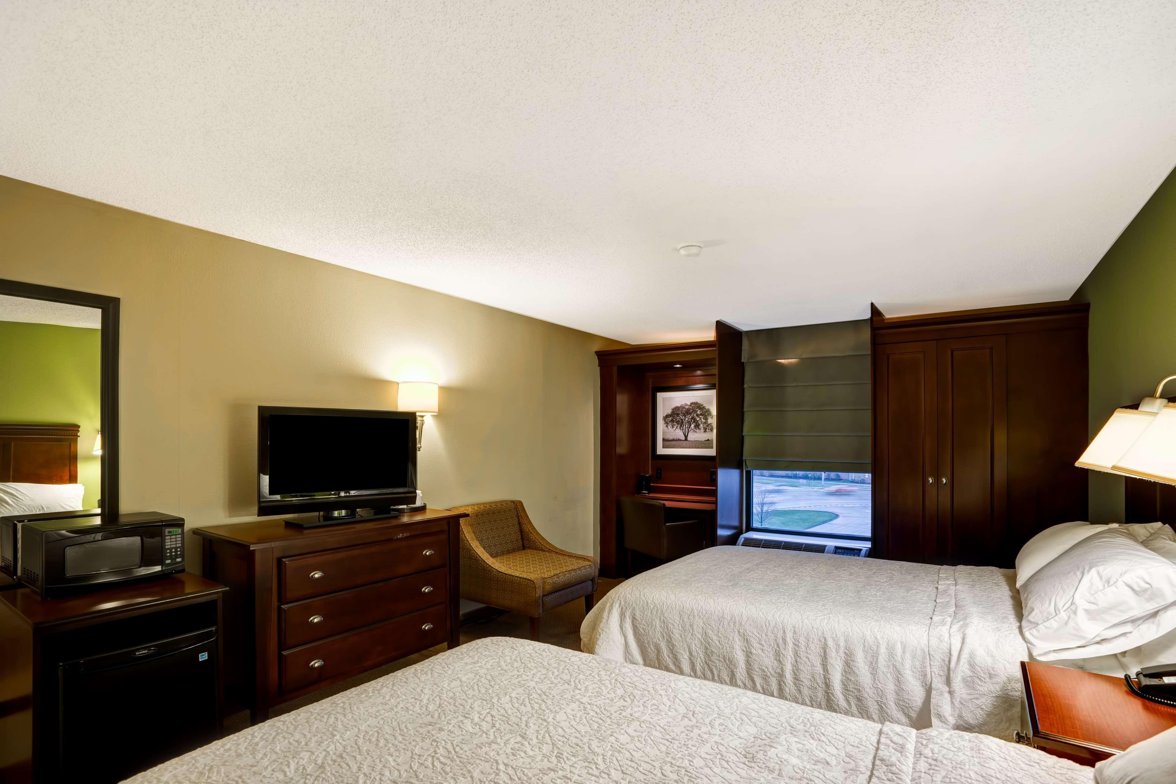 Hampton Inn Моргантаун Екстериор снимка