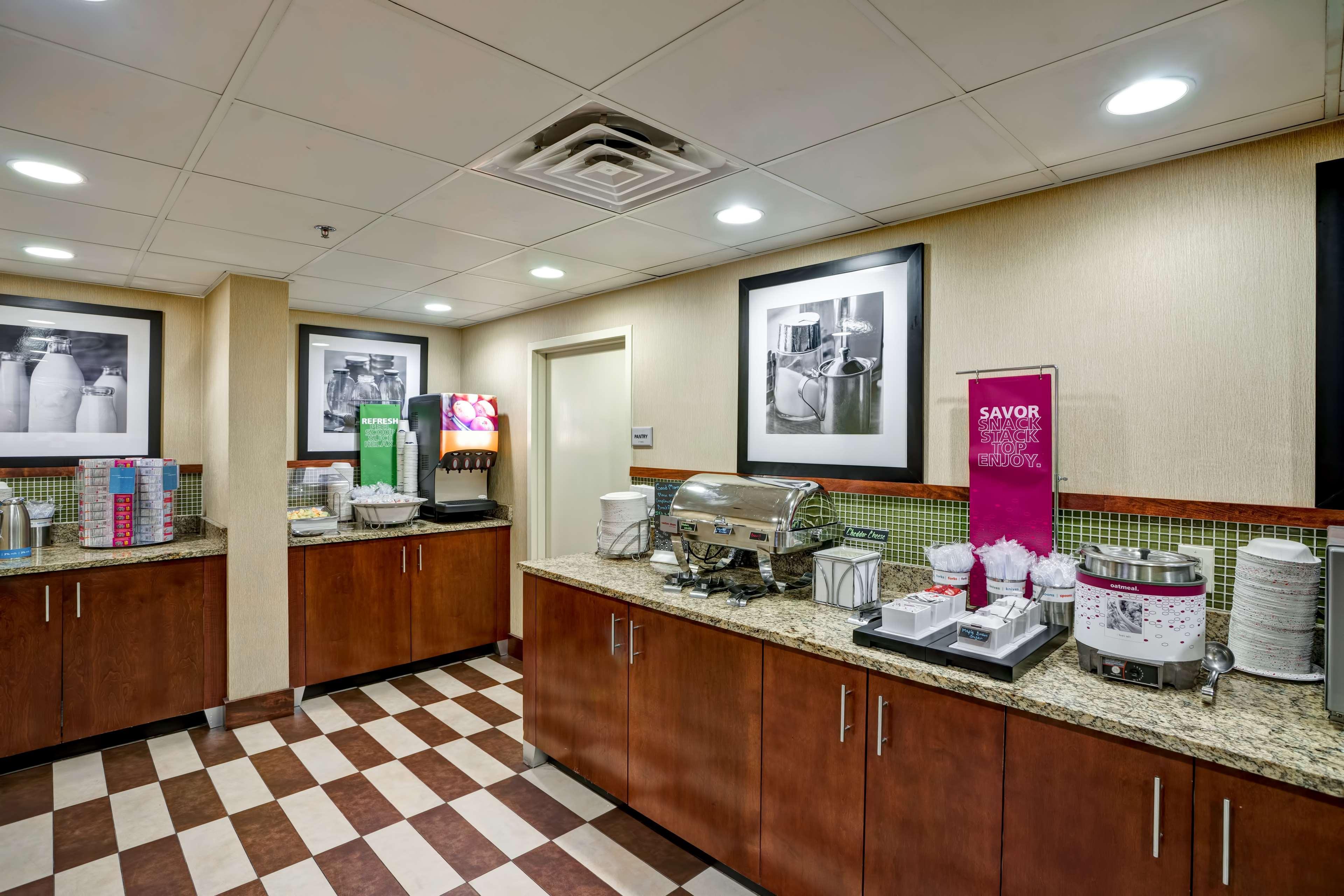 Hampton Inn Моргантаун Екстериор снимка