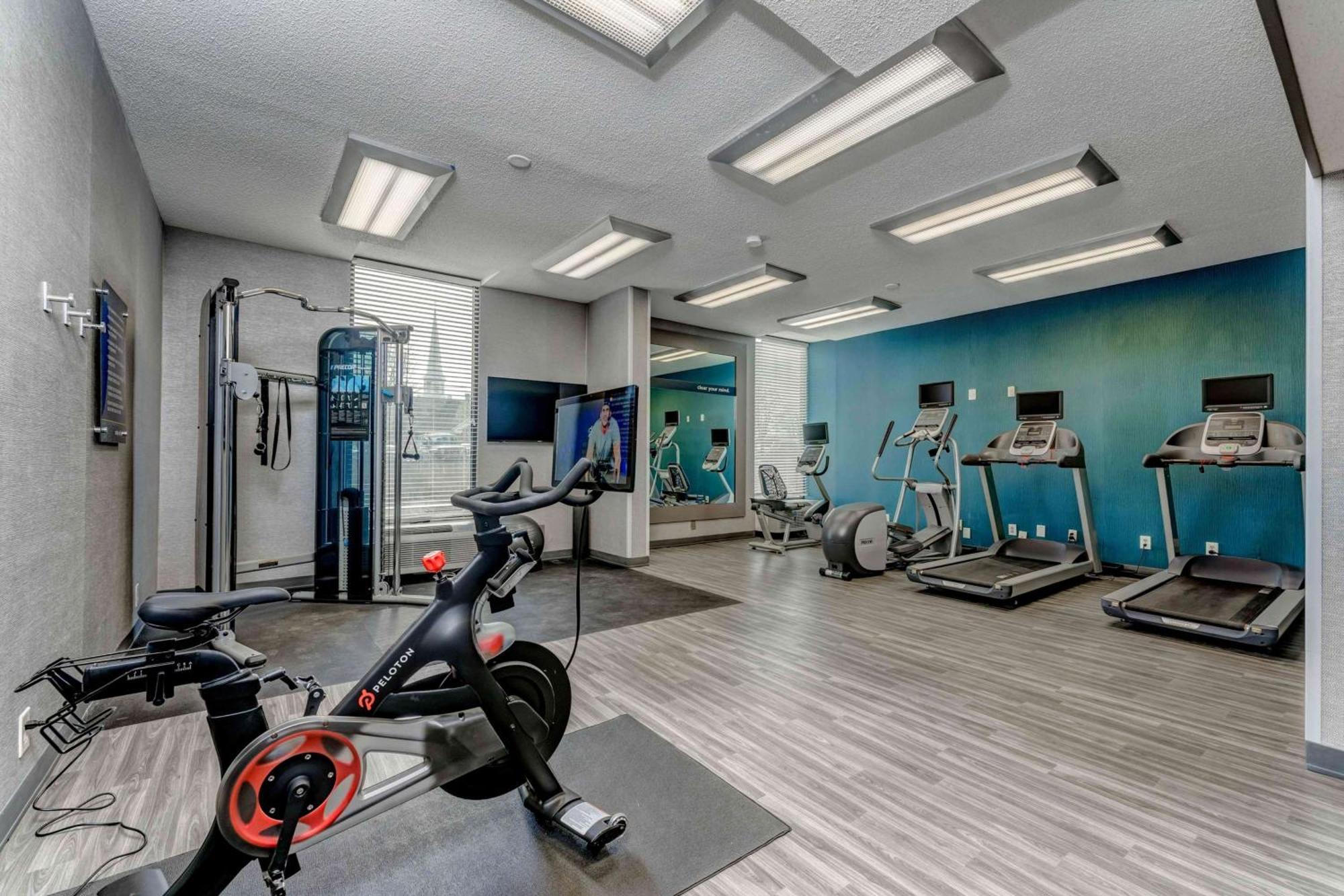 Hampton Inn Моргантаун Екстериор снимка