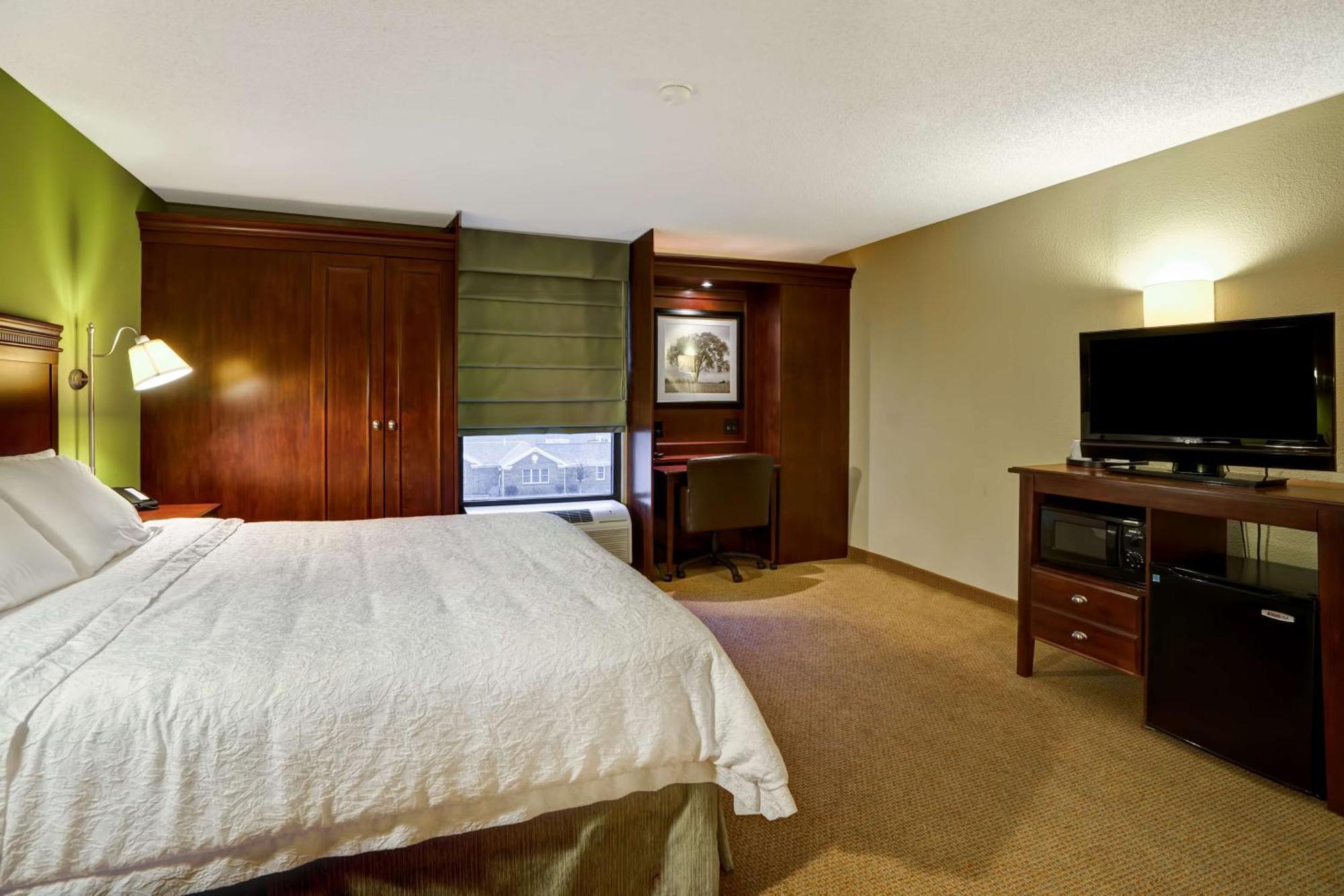 Hampton Inn Моргантаун Екстериор снимка