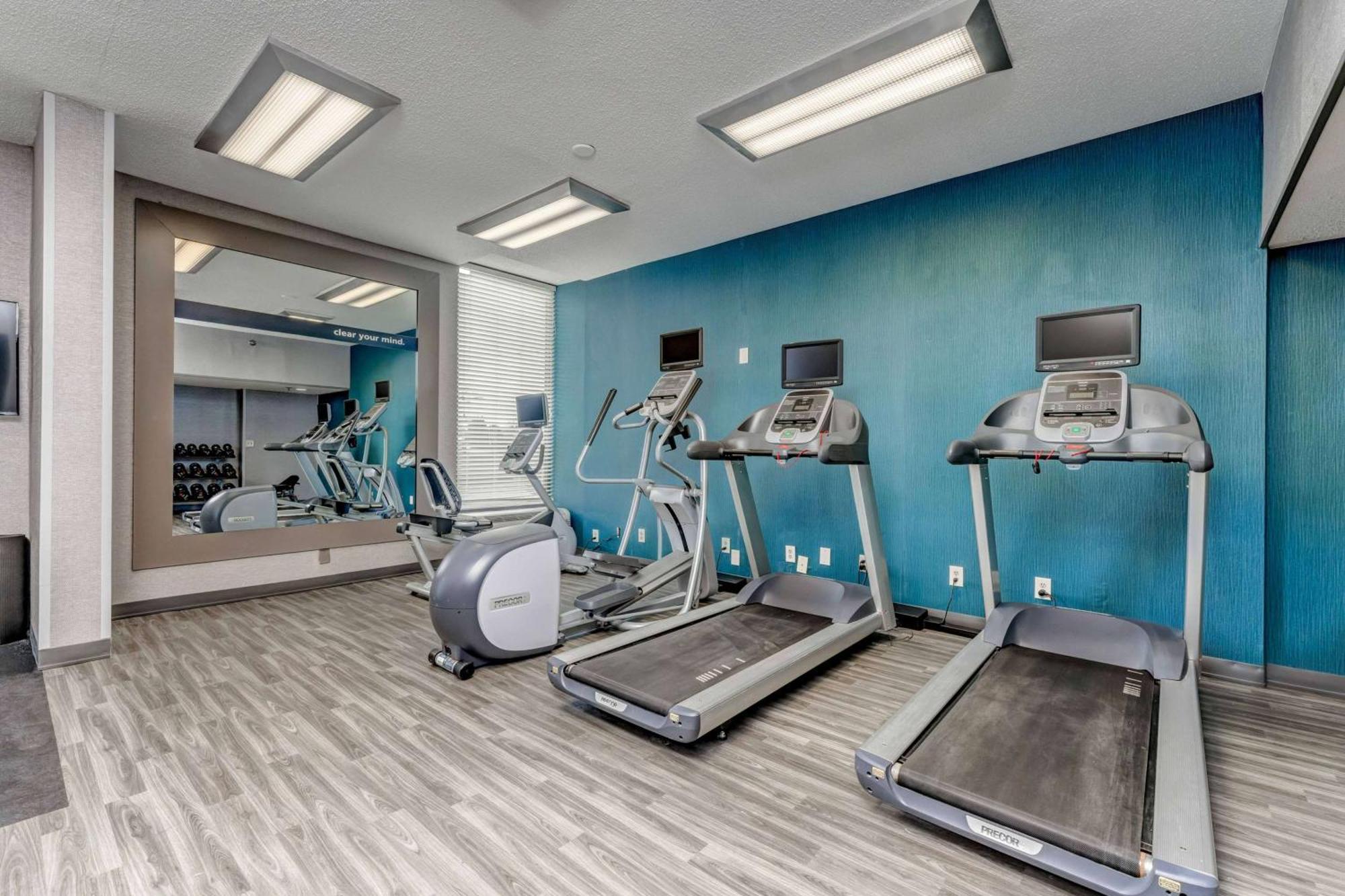 Hampton Inn Моргантаун Екстериор снимка