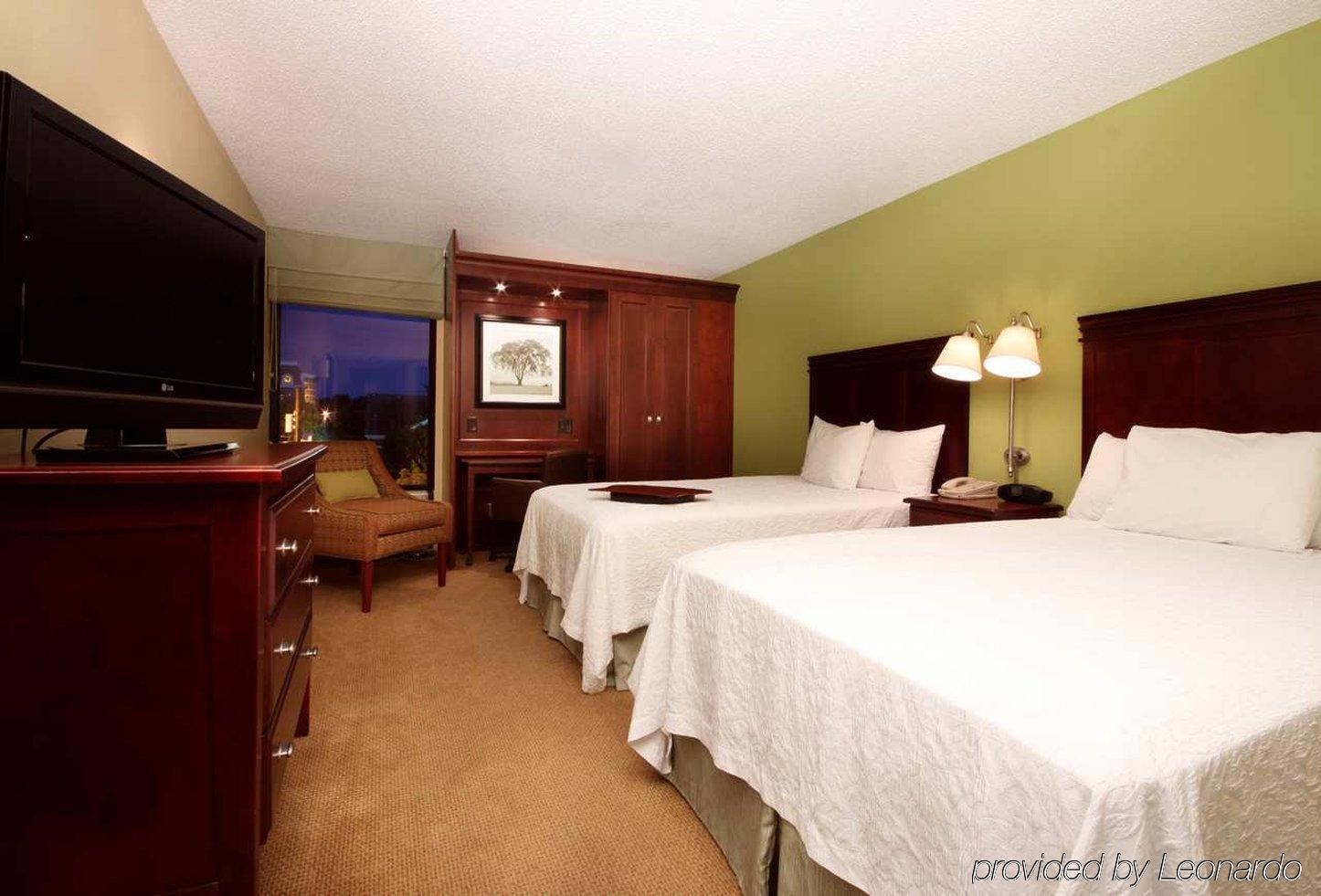 Hampton Inn Моргантаун Стая снимка